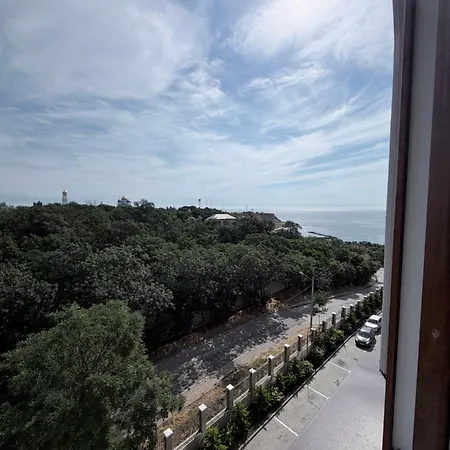 Avinion Azure Apartment