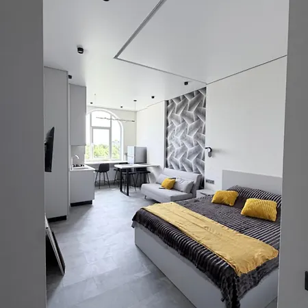 Avinion Azure Apartment Odessa